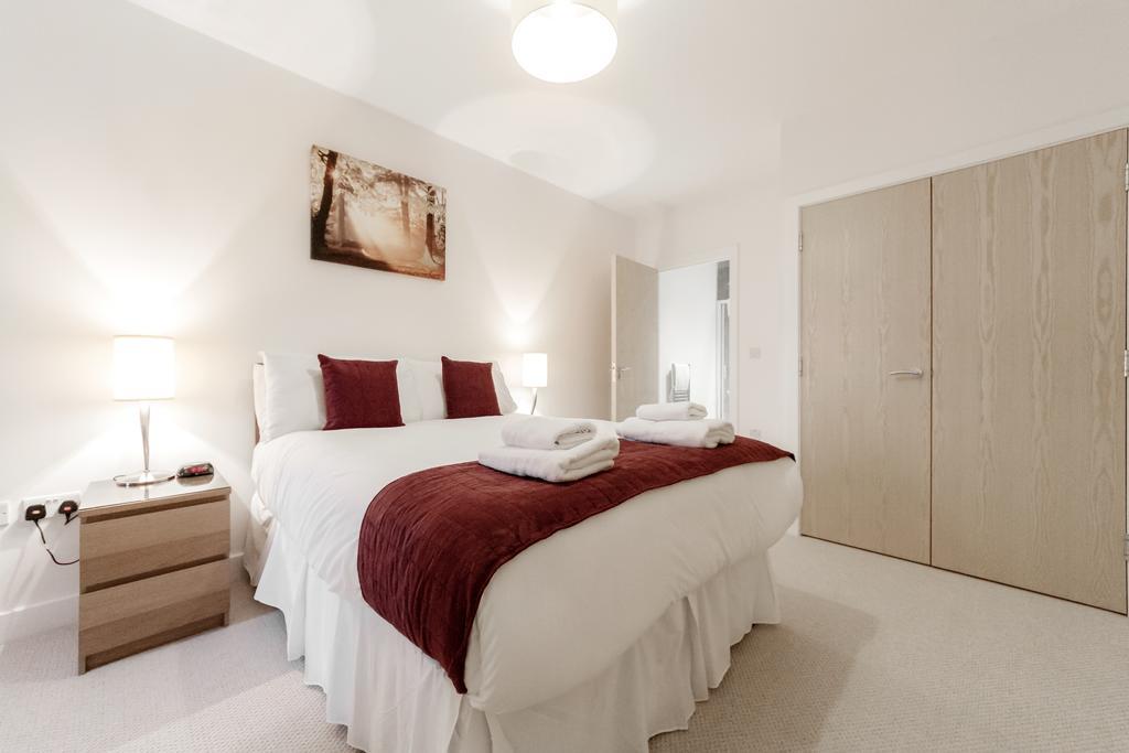 Roomspace Serviced Apartments - Nouvelle House Сътън Стая снимка